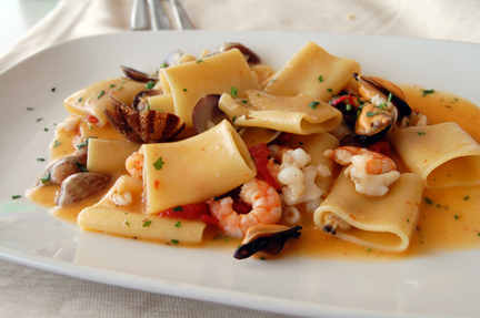 paccheri ai frutti di mare